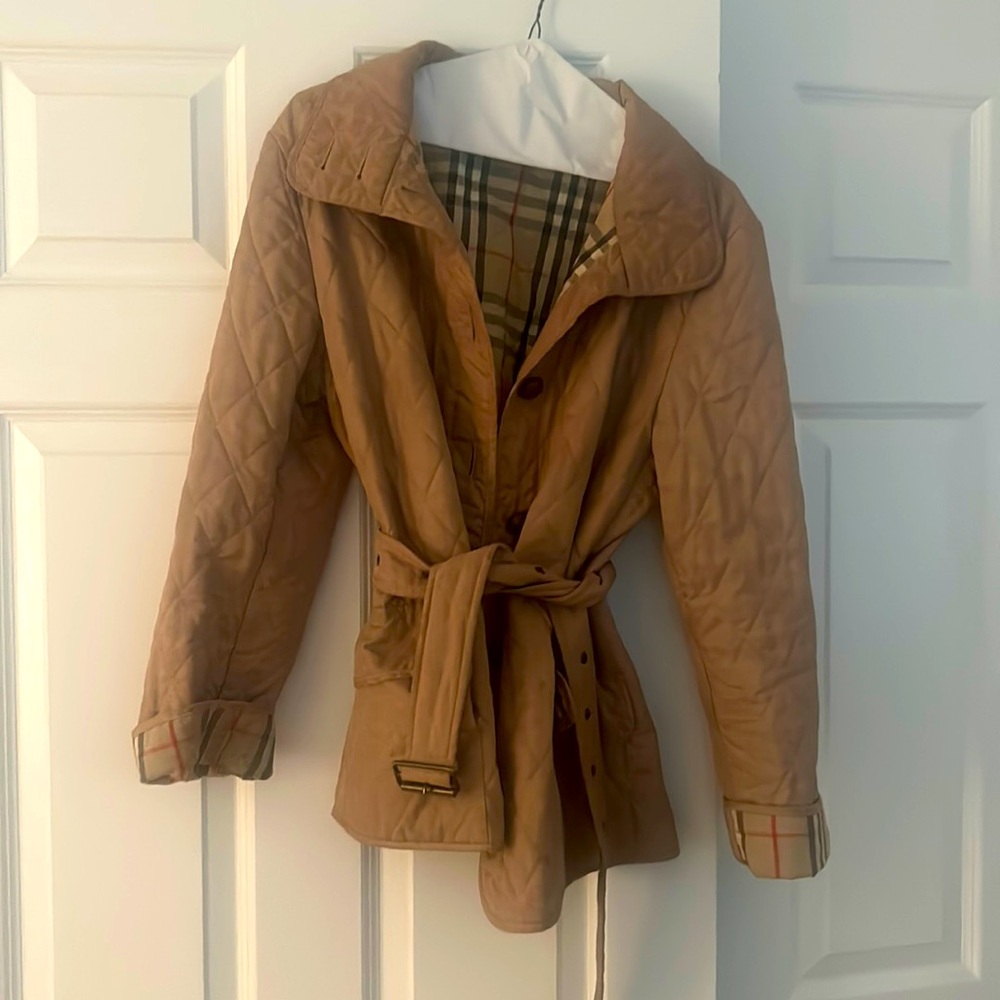 Burberry Size M quilted coat